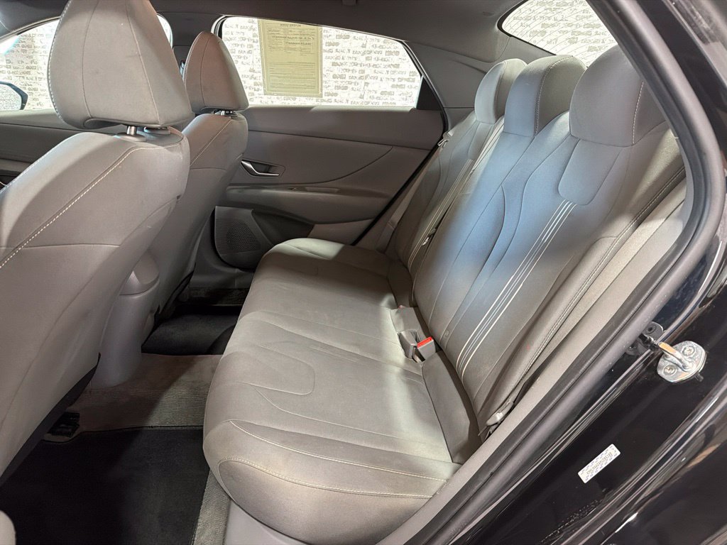 Used 2021 Hyundai Elantra SEL FWD image 18