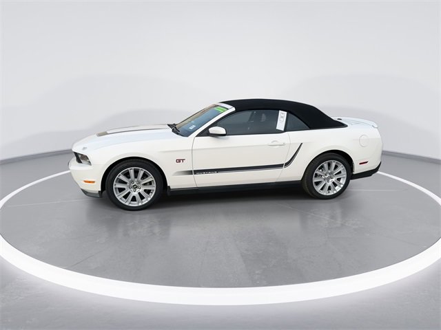 Used 2010 Ford Mustang GT image 3