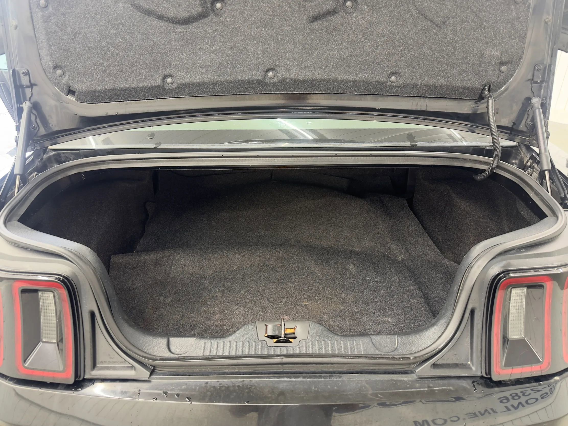 Used 2013 Ford Mustang Coupe image 12