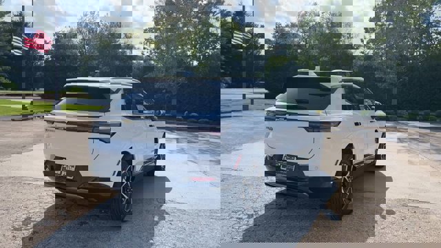 New 2025 Chevrolet Equinox EV LT image 8