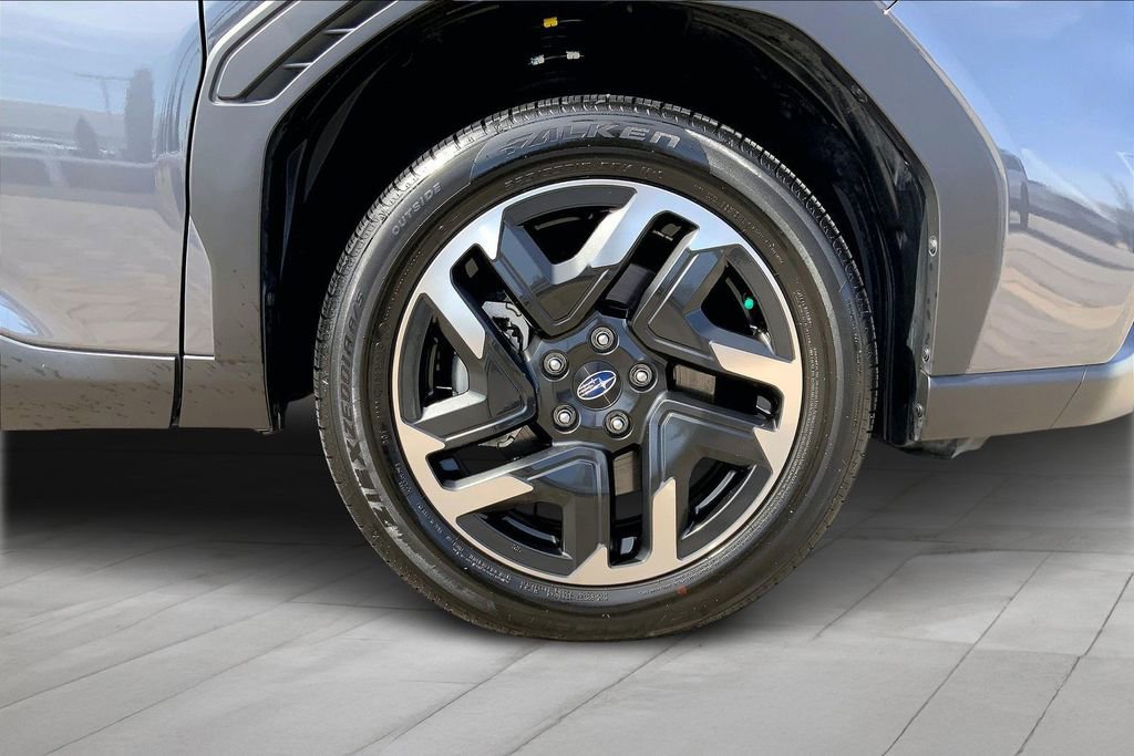 Certified 2025 Subaru Forester Limited image 32