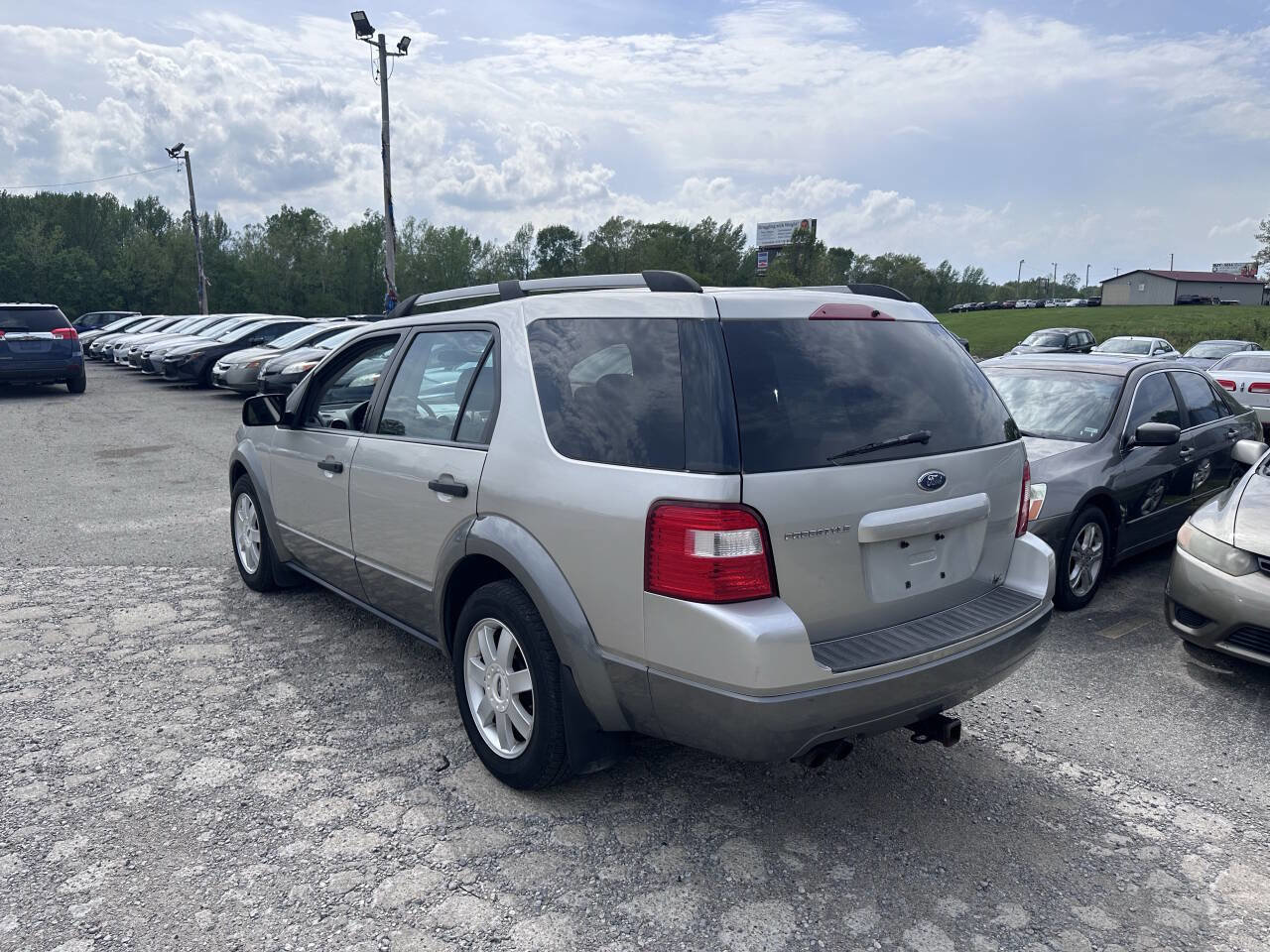 Used 2006 Ford Freestyle SE FWD image 4