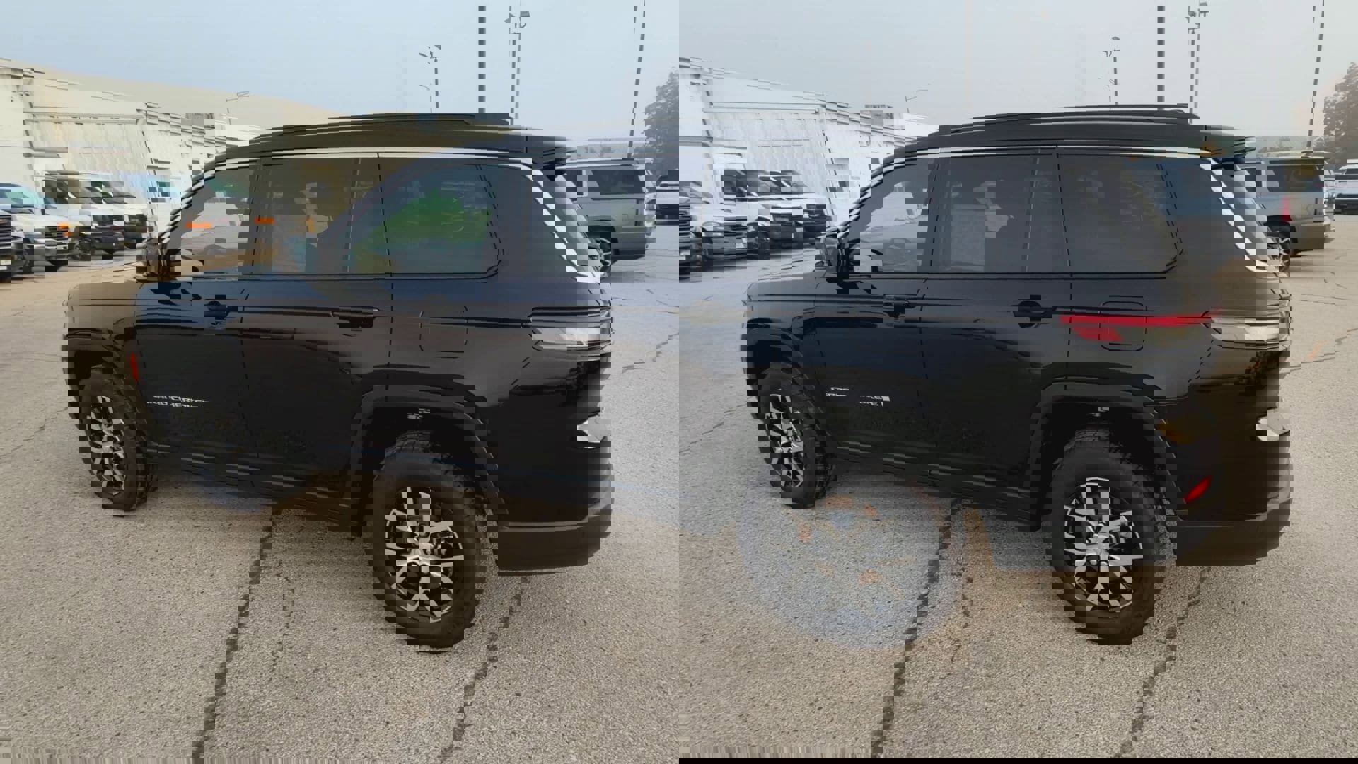 Used 2025 Jeep Grand Cherokee L Limited image 6