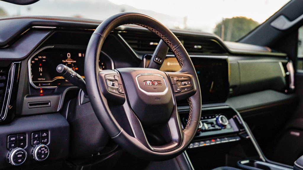 Used 2025 GMC Sierra 2500 AT4 image 23