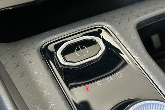 New 2025 Jeep Wagoneer Limited image 19