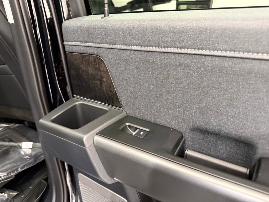 New 2026 Ford F250 Lariat w/ Black Appearance Package image 24