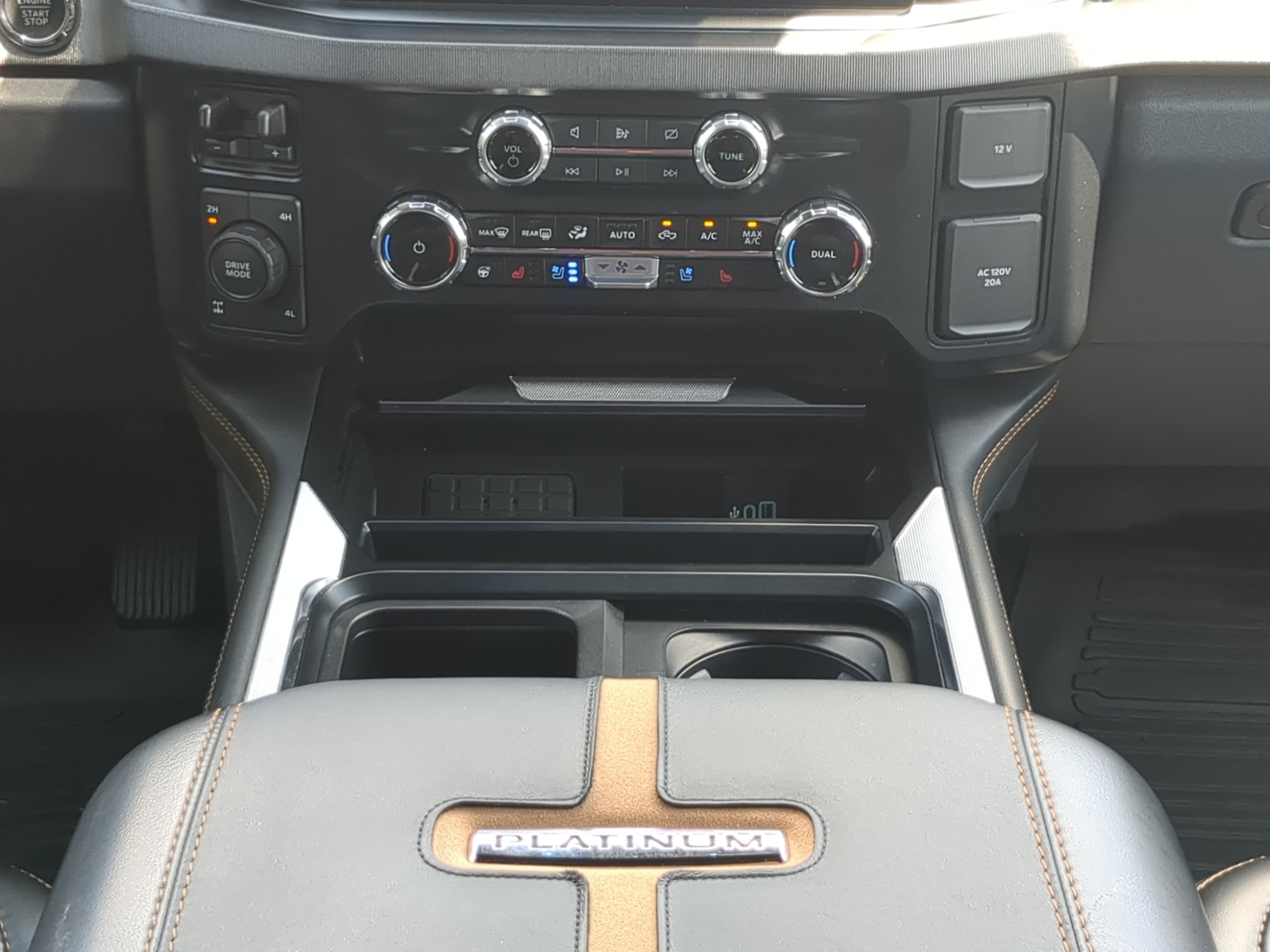 Used 2024 Ford F350 Platinum AWD/4WD image 17
