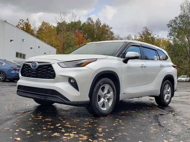 Used 2023 Toyota Highlander LE image 8
