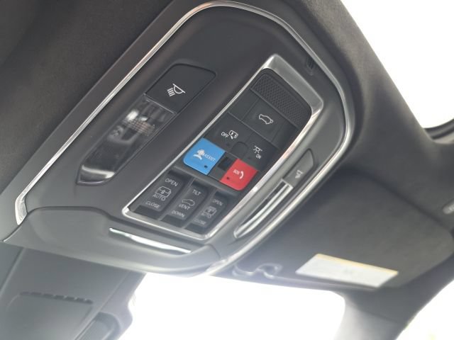 Used 2024 Jeep Wagoneer Launch Edition AWD/4WD image 28