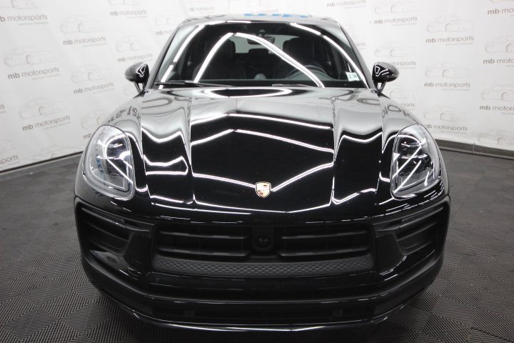 Used 2023 Porsche Macan image 9