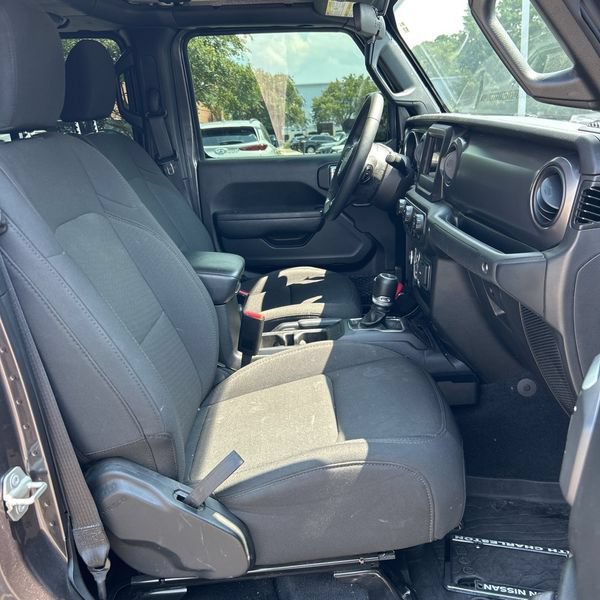 Used 2023 Jeep Gladiator Sport AWD/4WD image 19
