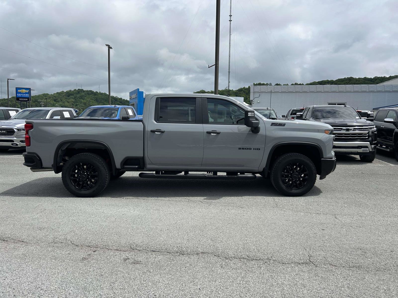 Used 2025 Chevrolet Silverado 2500 Custom w/ Custom Value Package AWD/4WD image 2