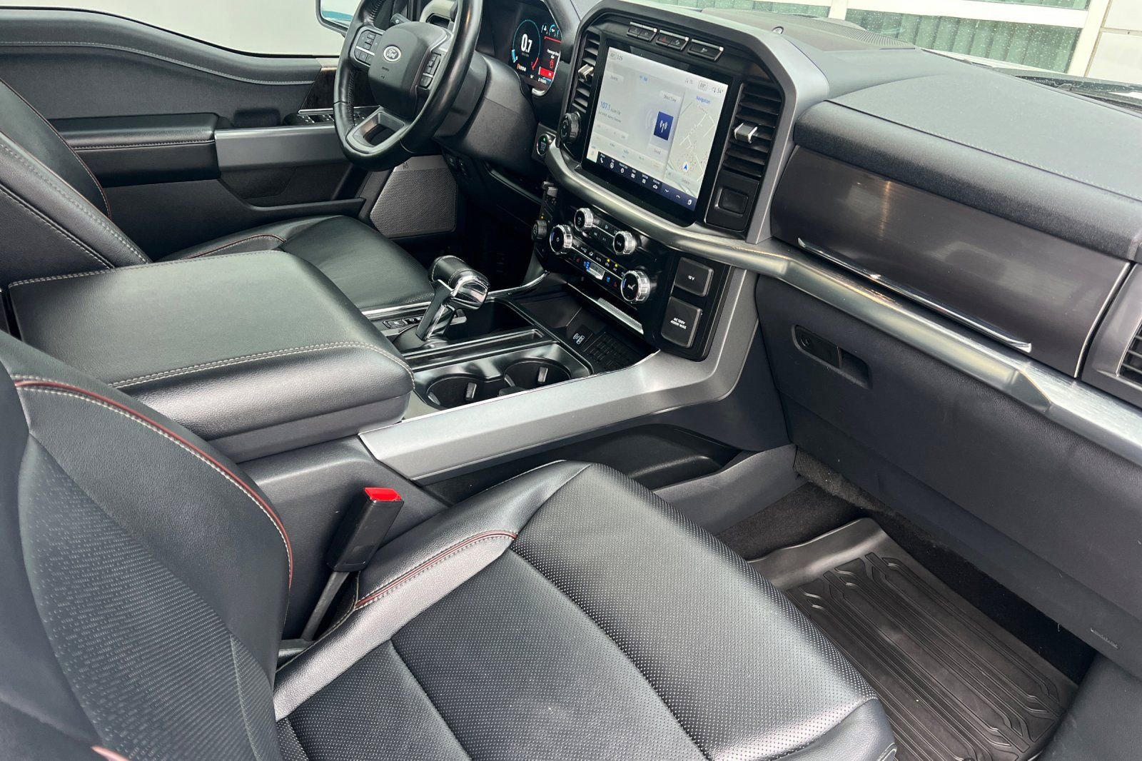 Used 2023 Ford F150 Lariat w/ Trailer Tow Package image 12