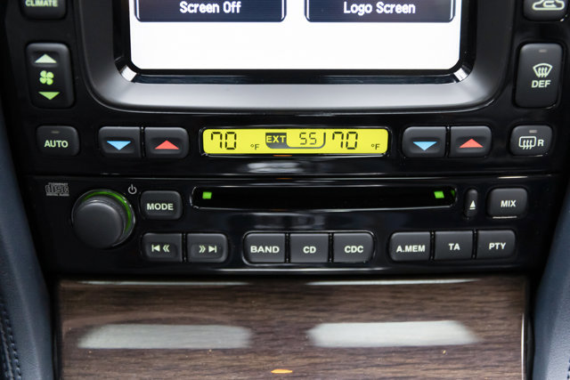 Used 2009 Jaguar XJ Vanden Plas Super V8 Portfolio image 88