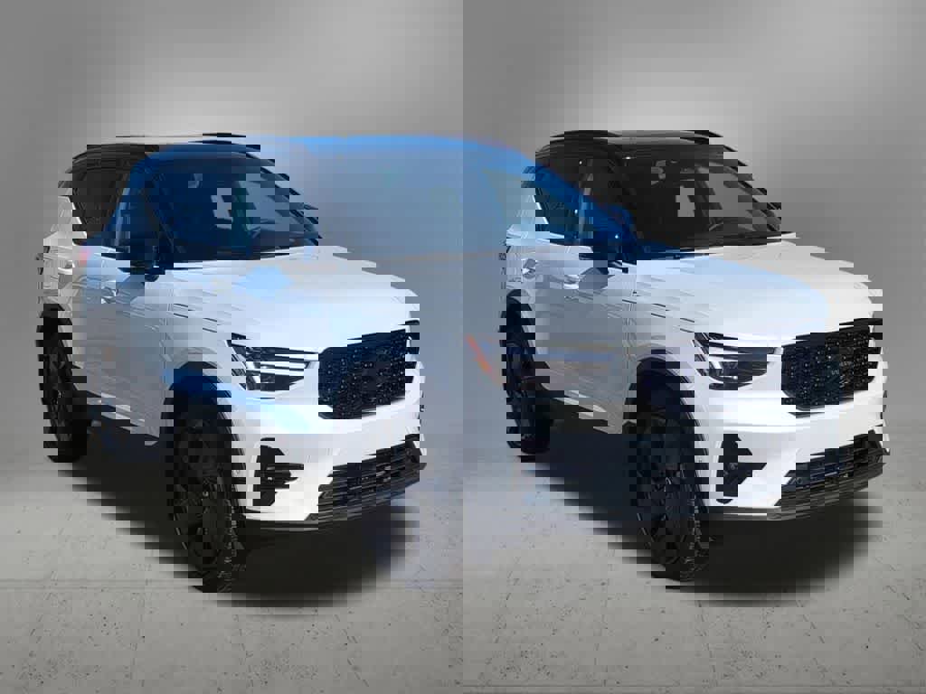 Used 2026 Volvo XC40 B5 Ultra w/ Climate Package image 8