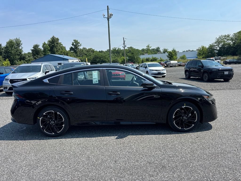 New 2026 Nissan Sentra SR w/ SR Premium Package FWD image 4