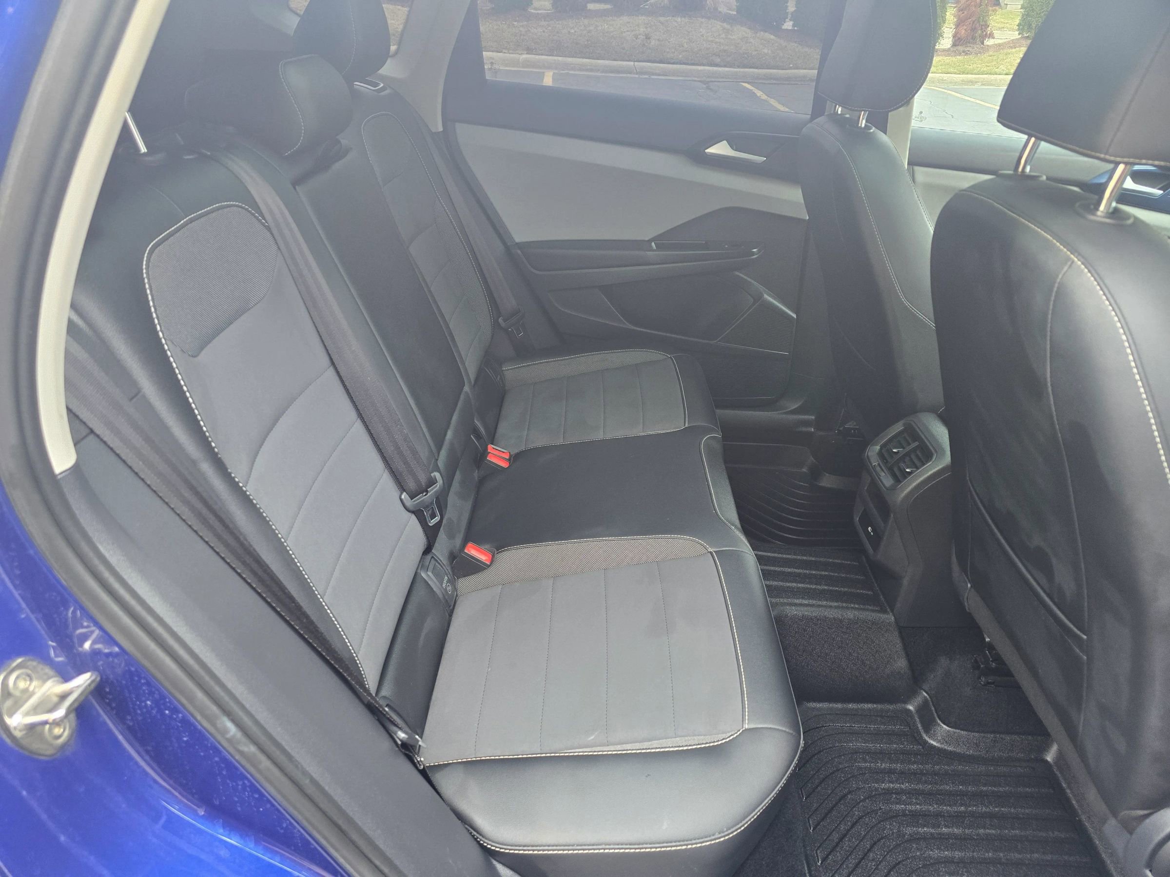 Used 2022 Volkswagen Taos SE image 23