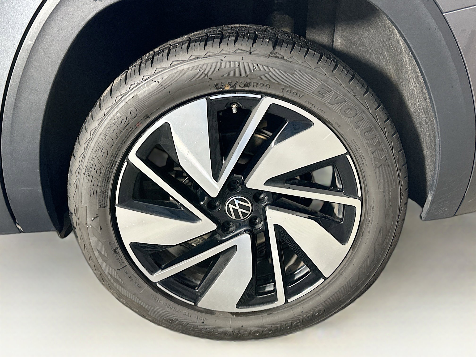 Used 2025 Volkswagen Atlas SE image 11