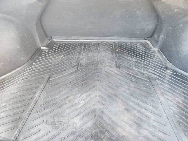 Used 2025 Hyundai Elantra SE image 32