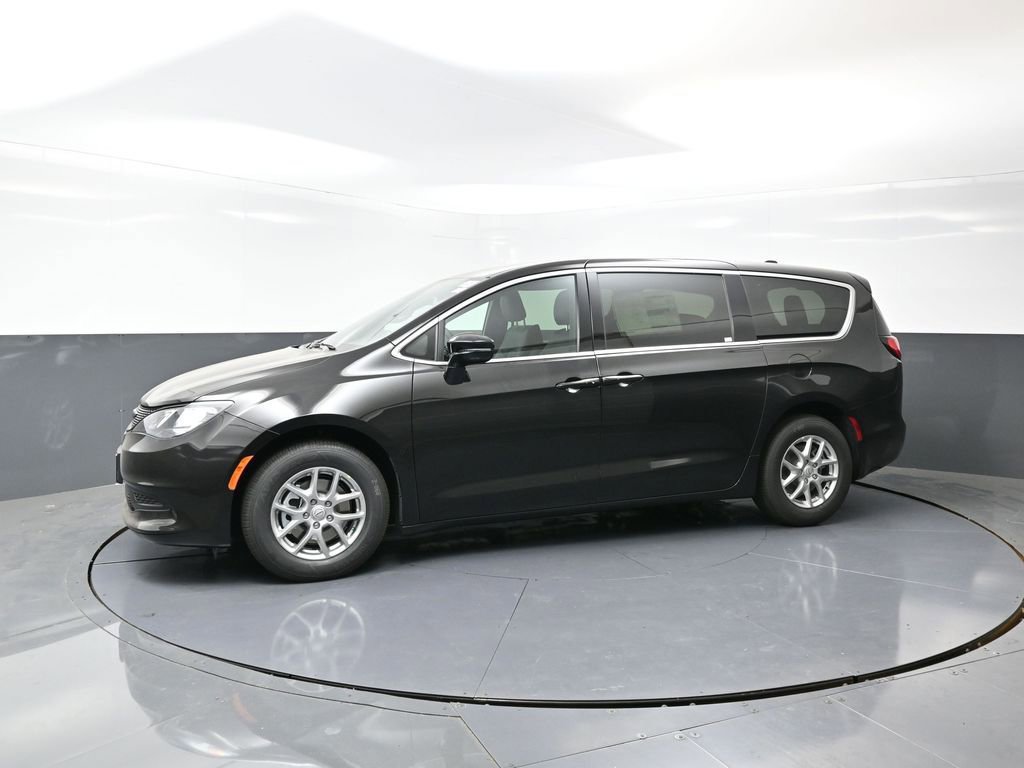 New 2026 Chrysler Voyager LX image 5