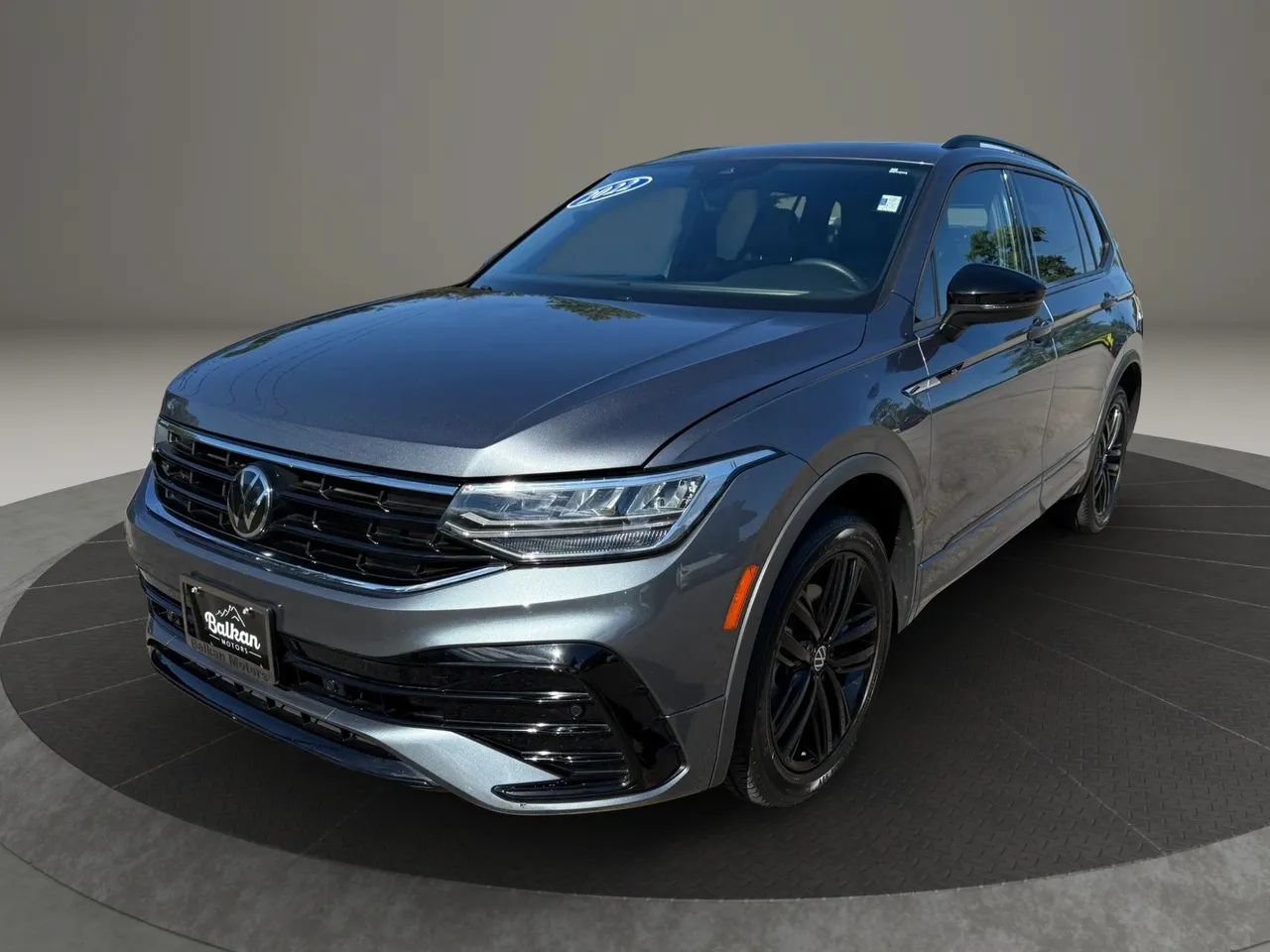 Used 2022 Volkswagen Tiguan SE R-Line AWD/4WD image 13