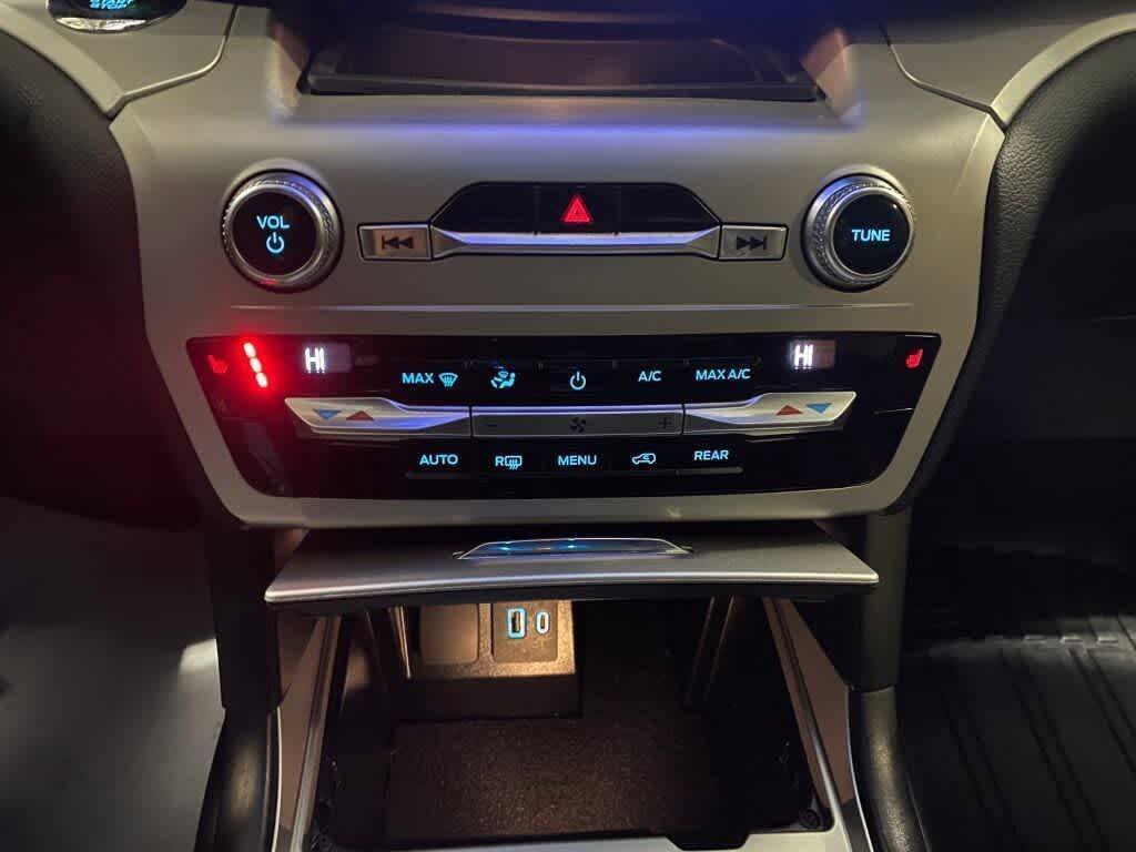 Used 2021 Ford Explorer XLT AWD/4WD image 14