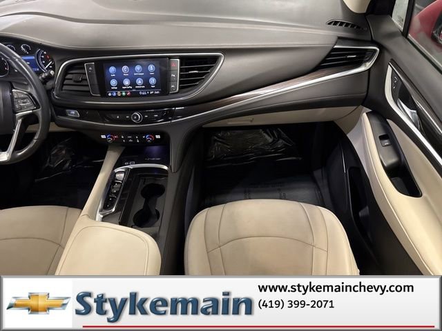 Used 2023 Buick Enclave Essence image 17