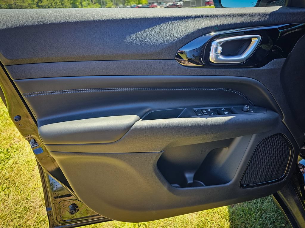 New 2026 Jeep Compass Latitude AWD/4WD image 9
