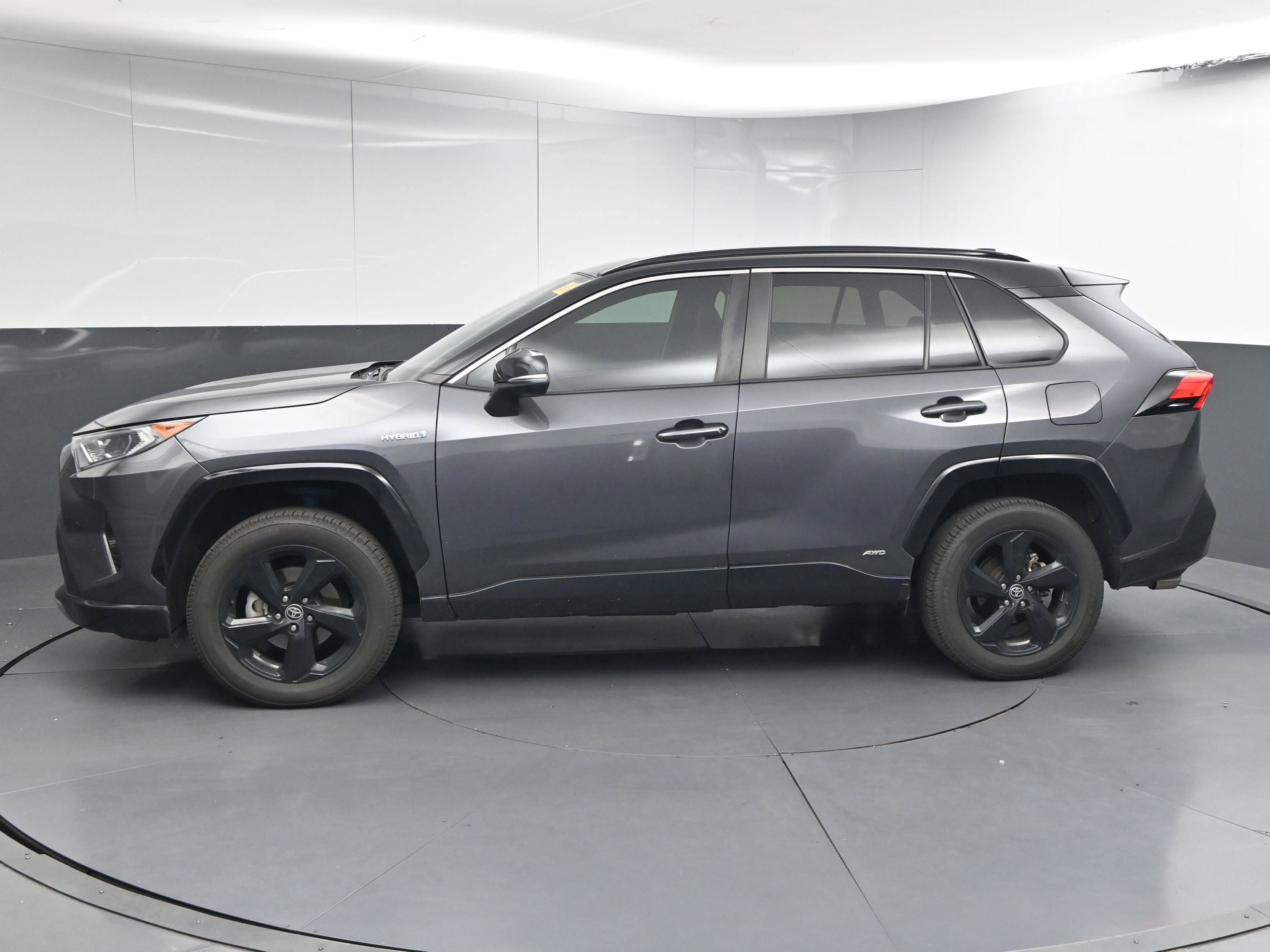 Used 2021 Toyota RAV4 XSE image 5