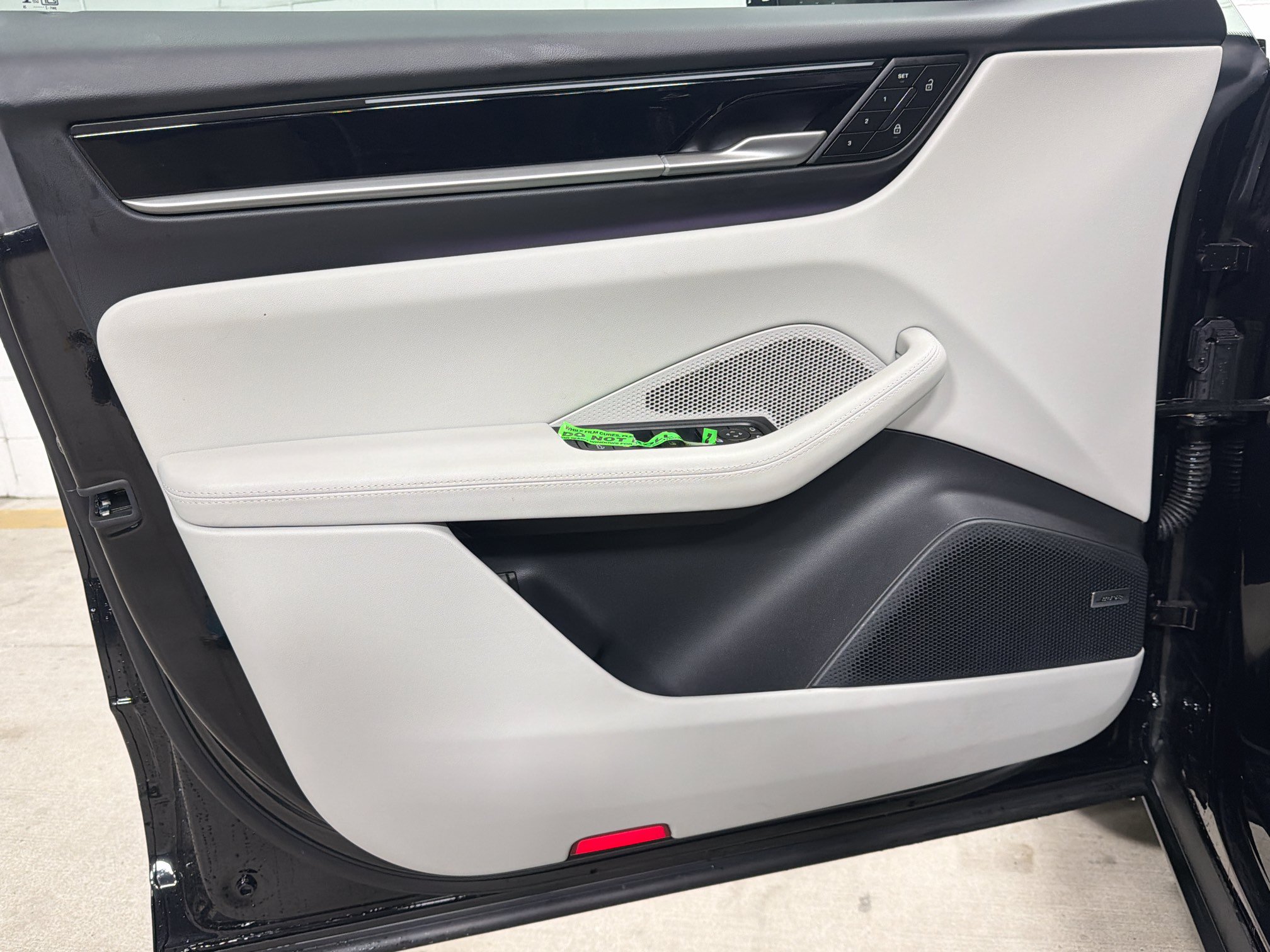 Certified 2026 Porsche Macan Electric RWD image 23