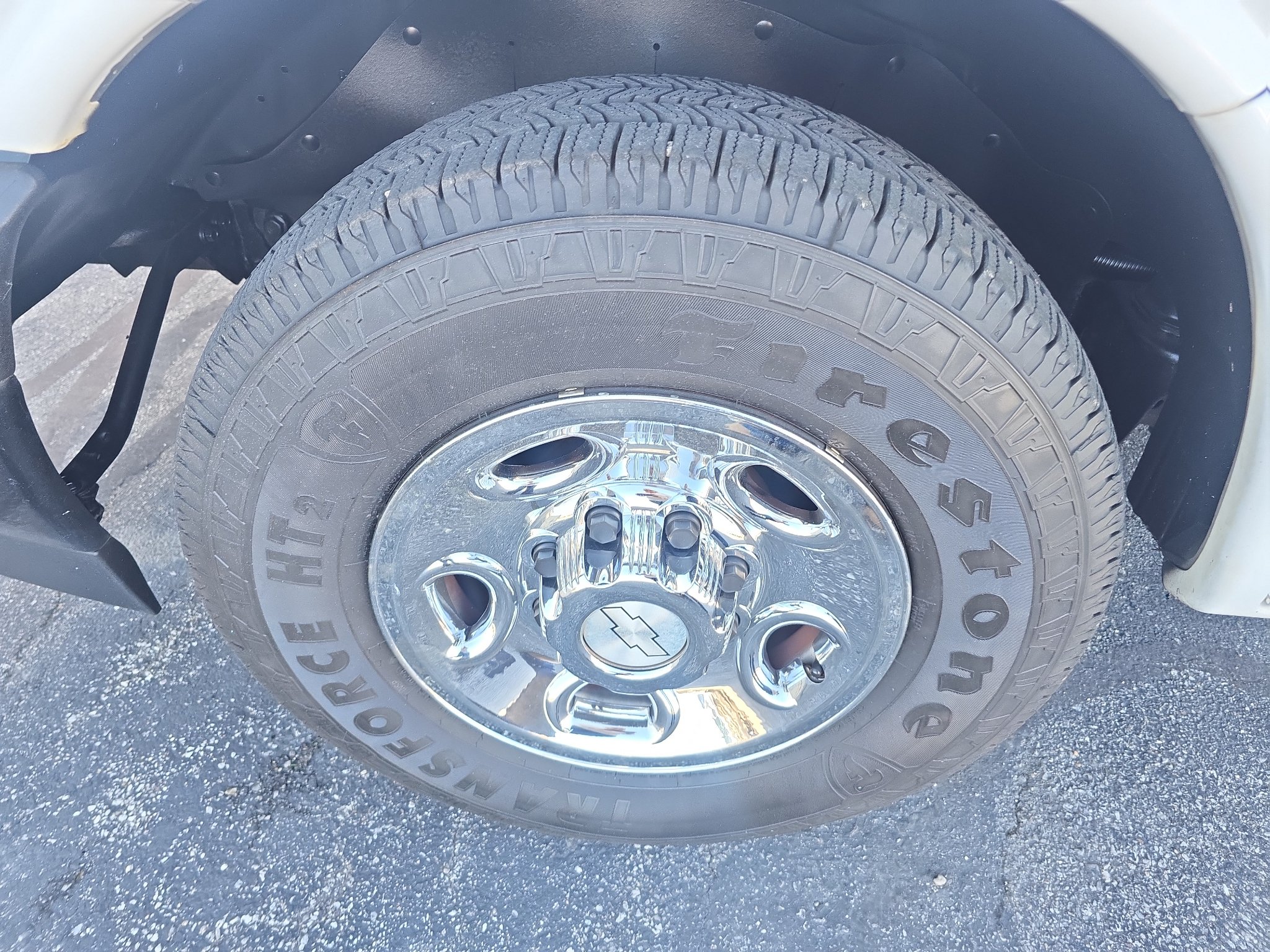 Used 2018 Chevrolet Express 2500 w/ Driver Convenience Package RWD image 32