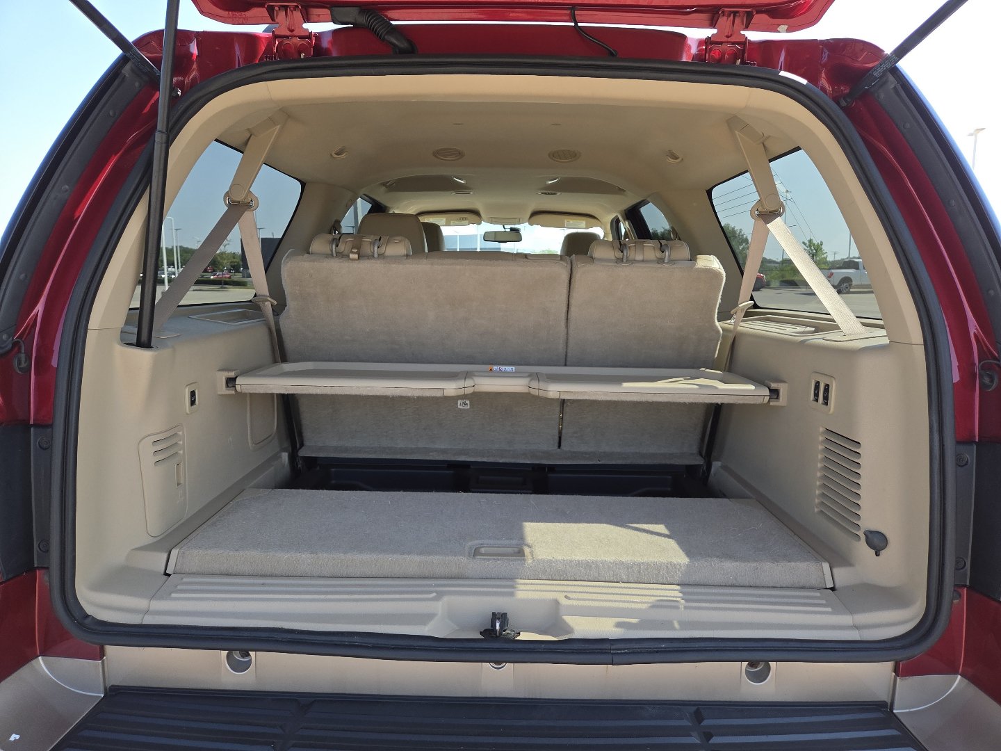 Used 2014 Ford Expedition EL XLT w/ Equipment Group 202A AWD/4WD image 17