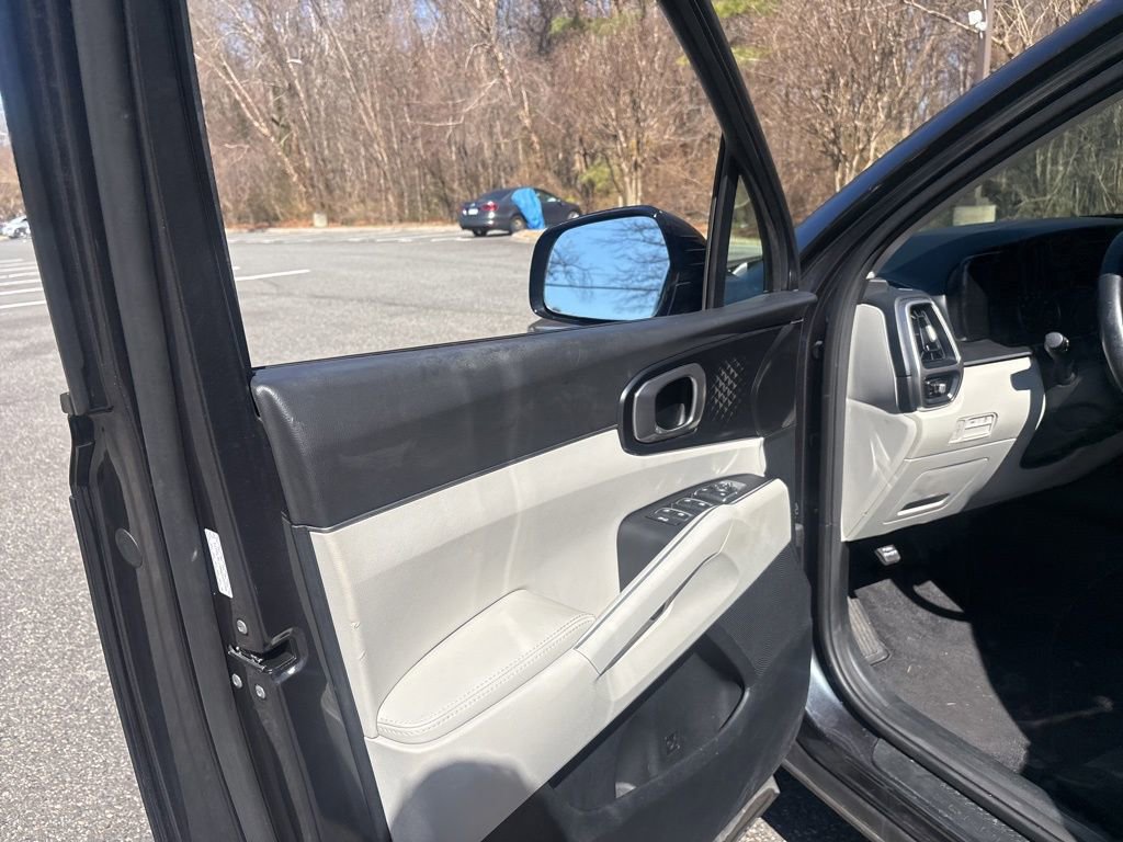 Used 2022 Kia Sorento S image 17