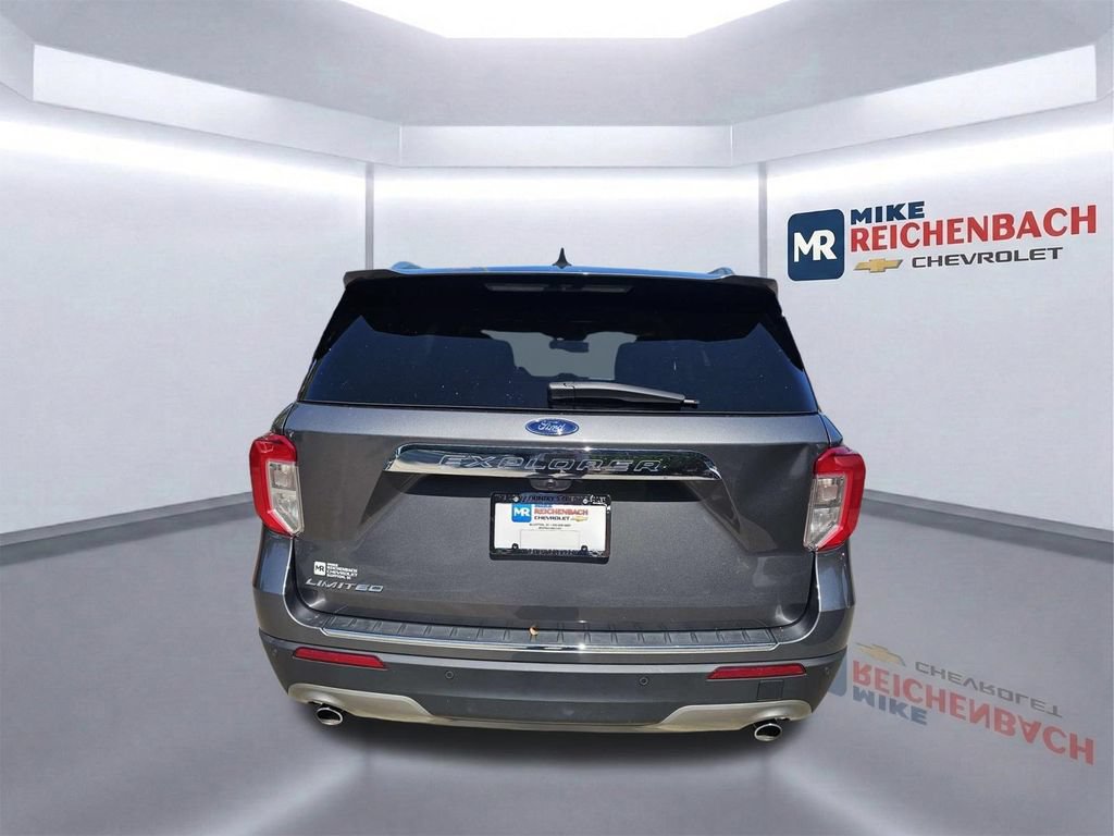 Used 2023 Ford Explorer Limited w/ Limited Technology Package RWD image 5