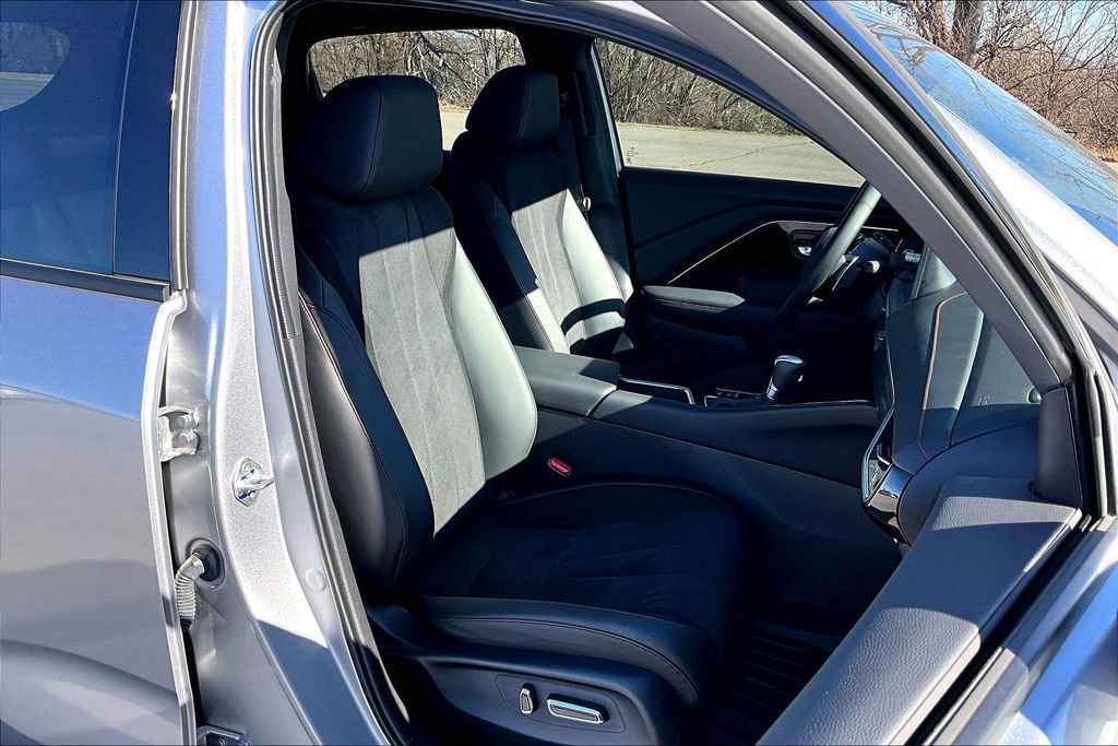 Used 2025 Acura ADX A-Spec image 10