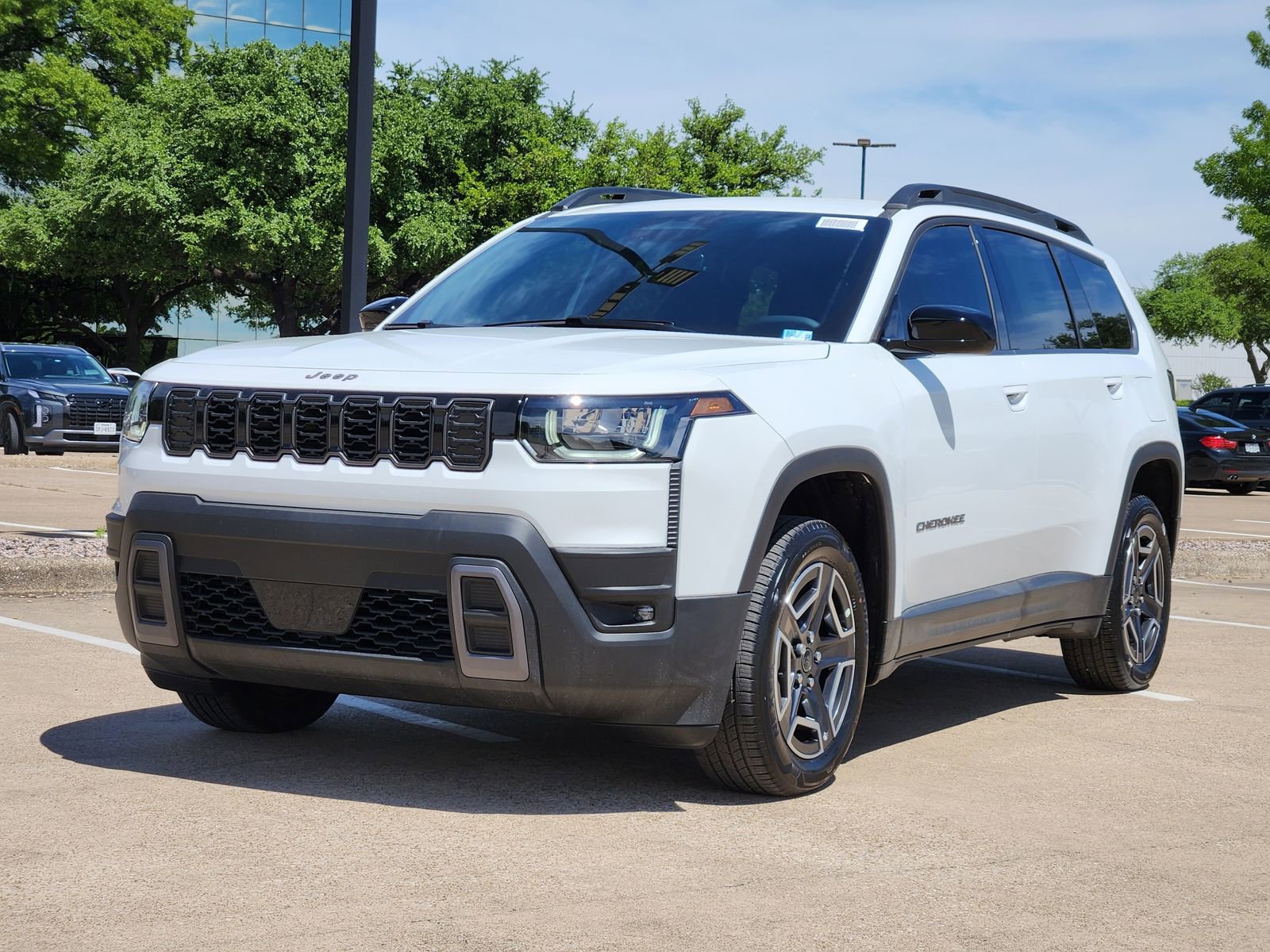 New 2026 Jeep Cherokee Laredo image 2
