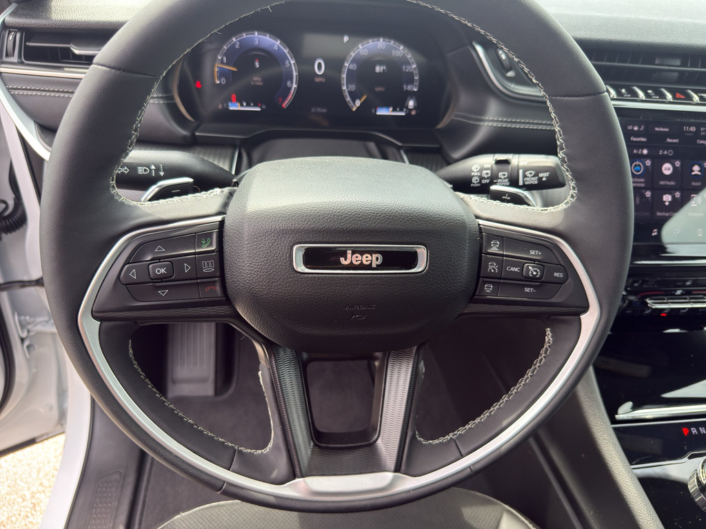 New 2025 Jeep Grand Cherokee Altitude w/ Trailer Tow Package AWD/4WD image 15