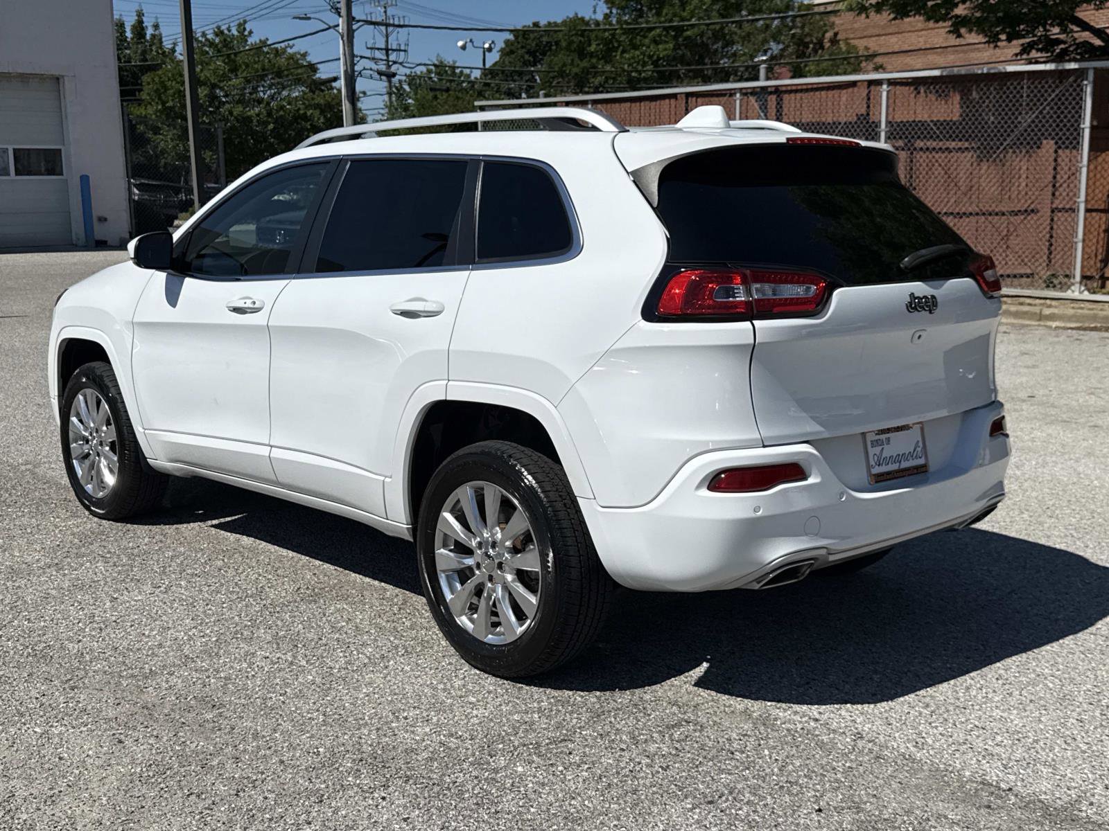Used 2016 Jeep Cherokee Overland AWD/4WD image 21