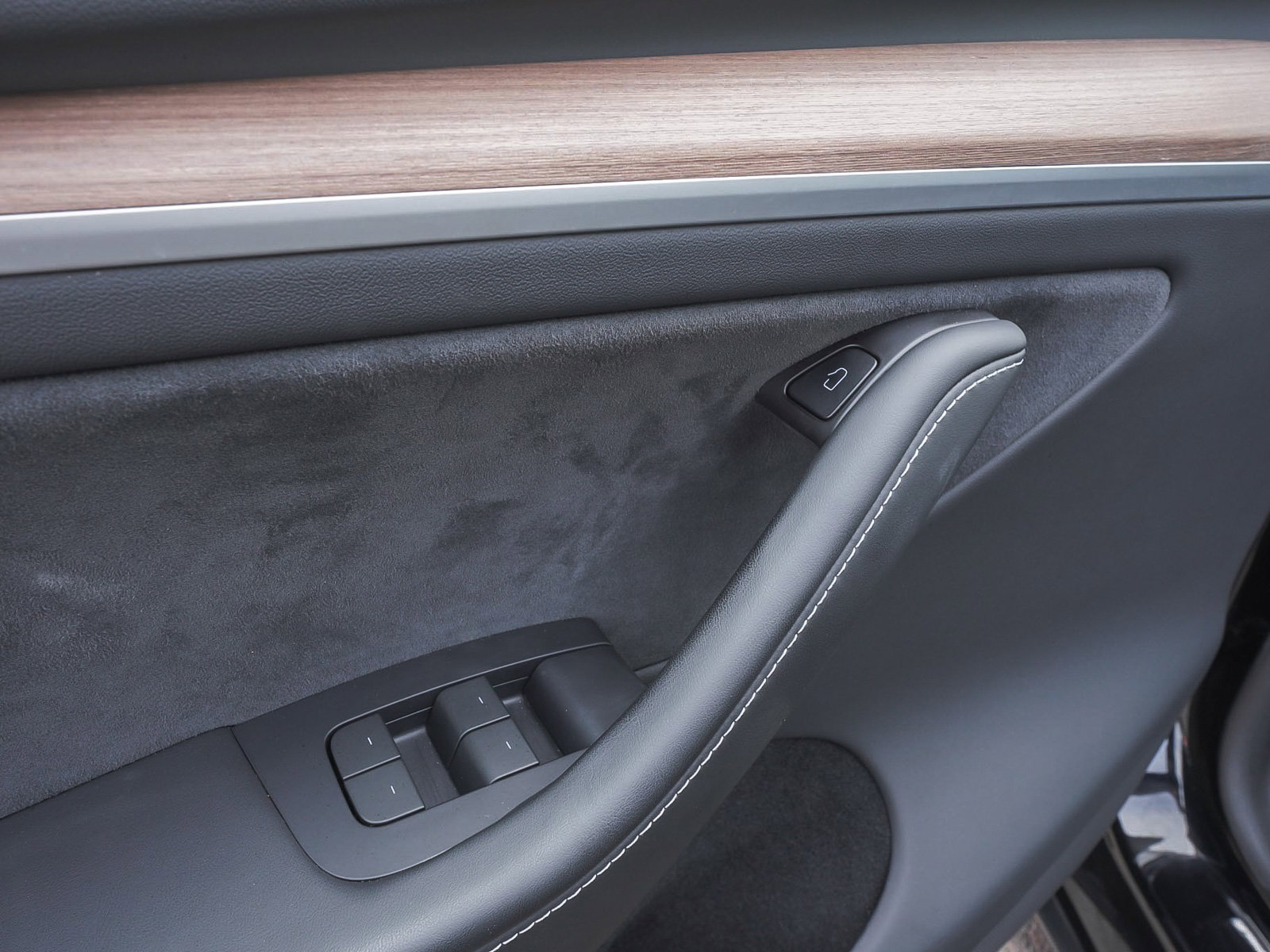 Used 2024 Tesla Model Y Long Range image 10