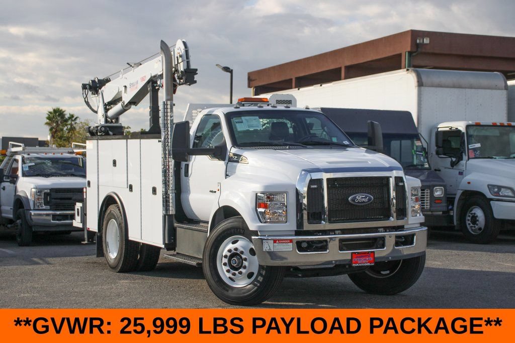 Used 2019 Ford F750 2WD Regular Cab Super Duty image 2