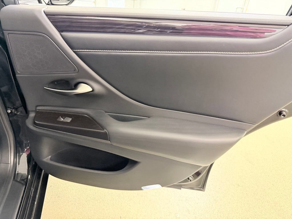 Used 2019 Lexus ES 350 w/ Accessory Package 2 FWD image 31
