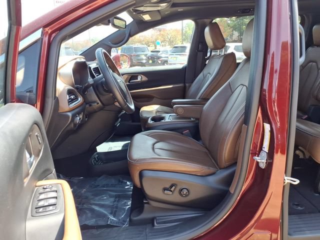 Used 2020 Chrysler Pacifica Limited w/ Advanced Safetytec Group FWD image 14