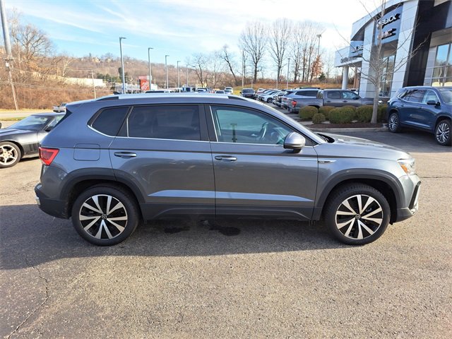 Used 2024 Volkswagen Taos SE image 28