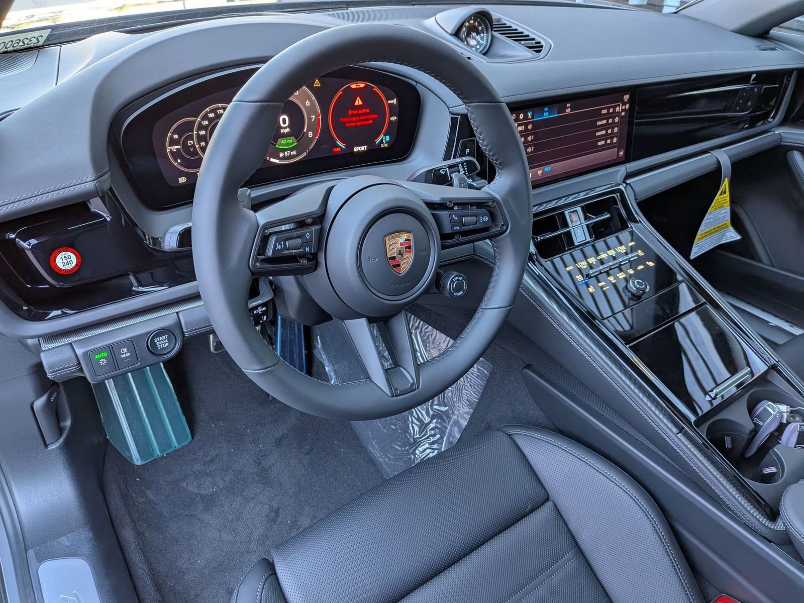 New 2026 Porsche Panamera 4 image 4