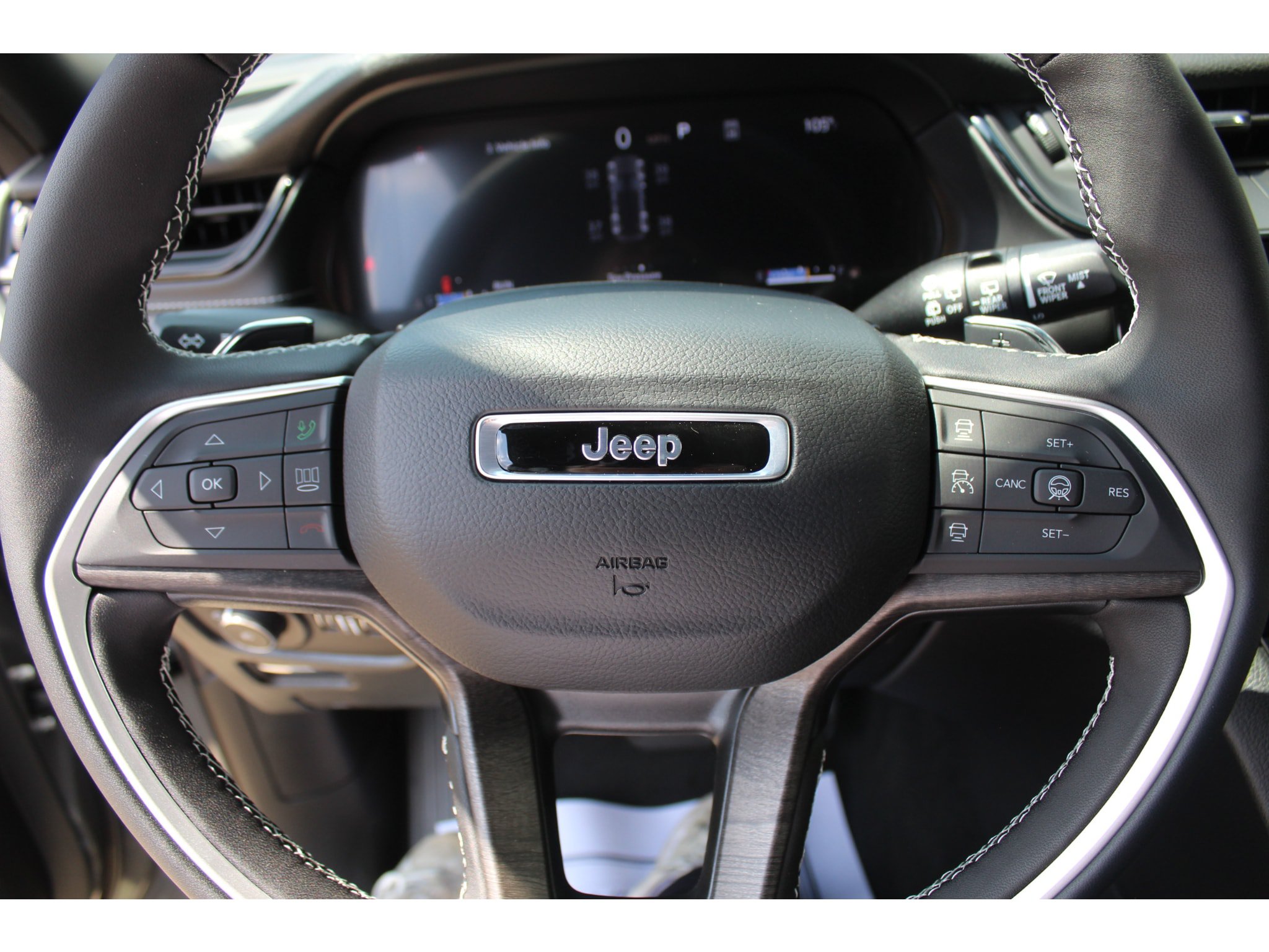 New 2027 Jeep Grand Cherokee Limited AWD/4WD image 10