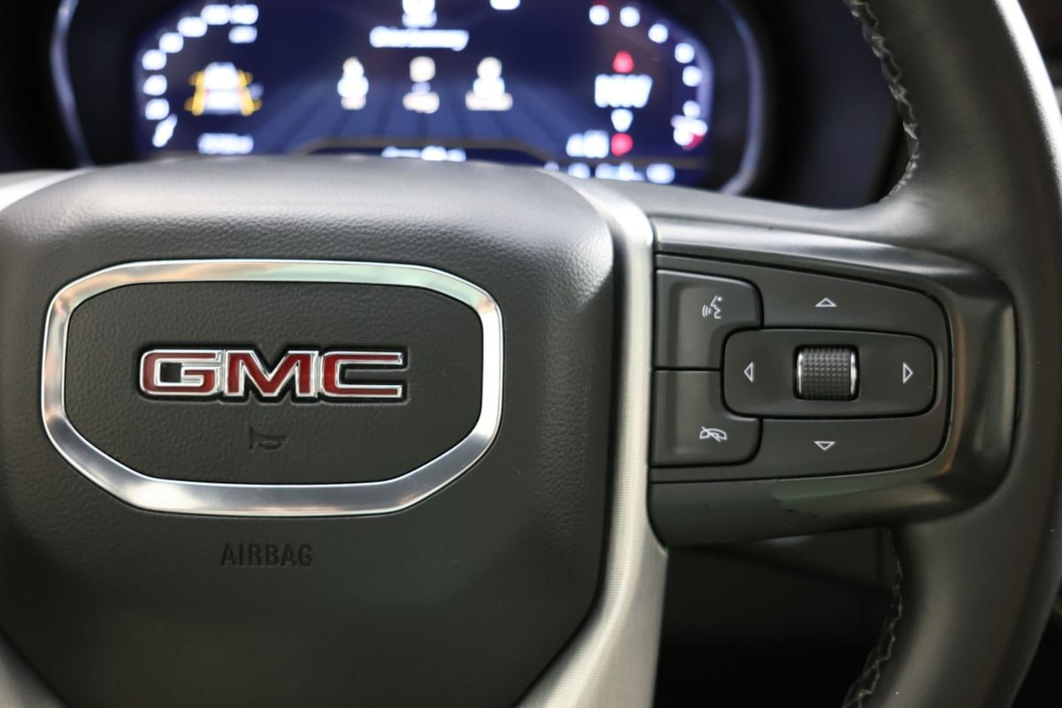 Used 2023 GMC Yukon XL SLT AWD/4WD image 31