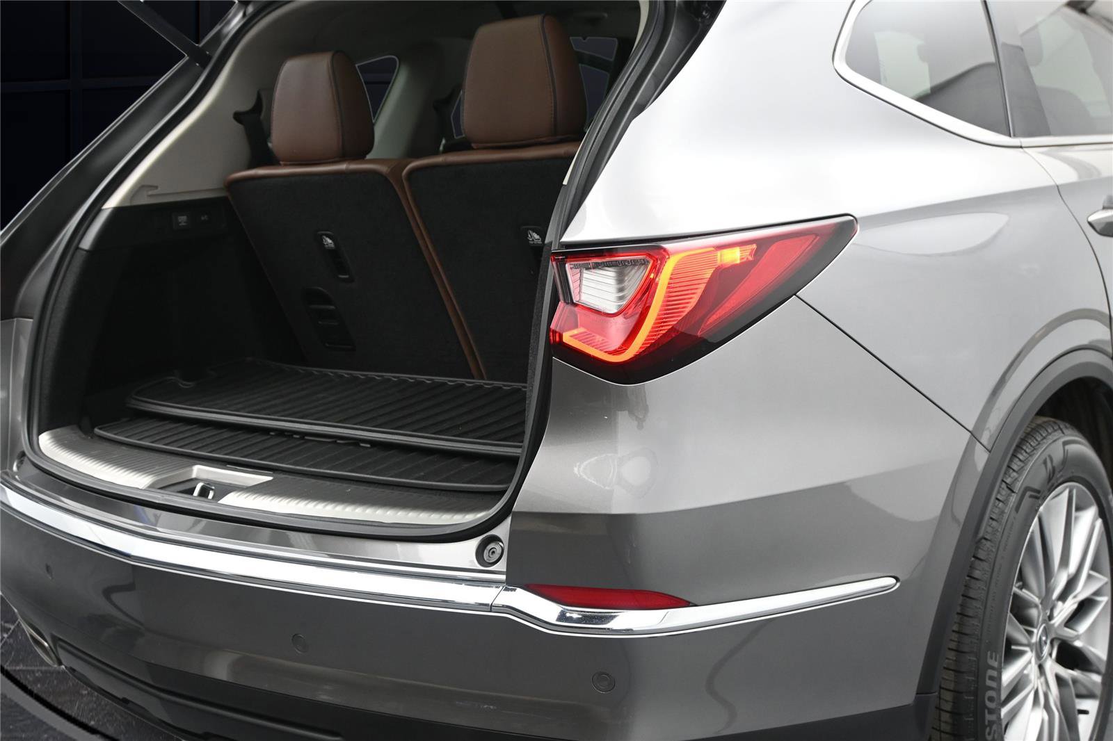 Certified 2023 Acura MDX SH-AWD w/ Advance Package image 13