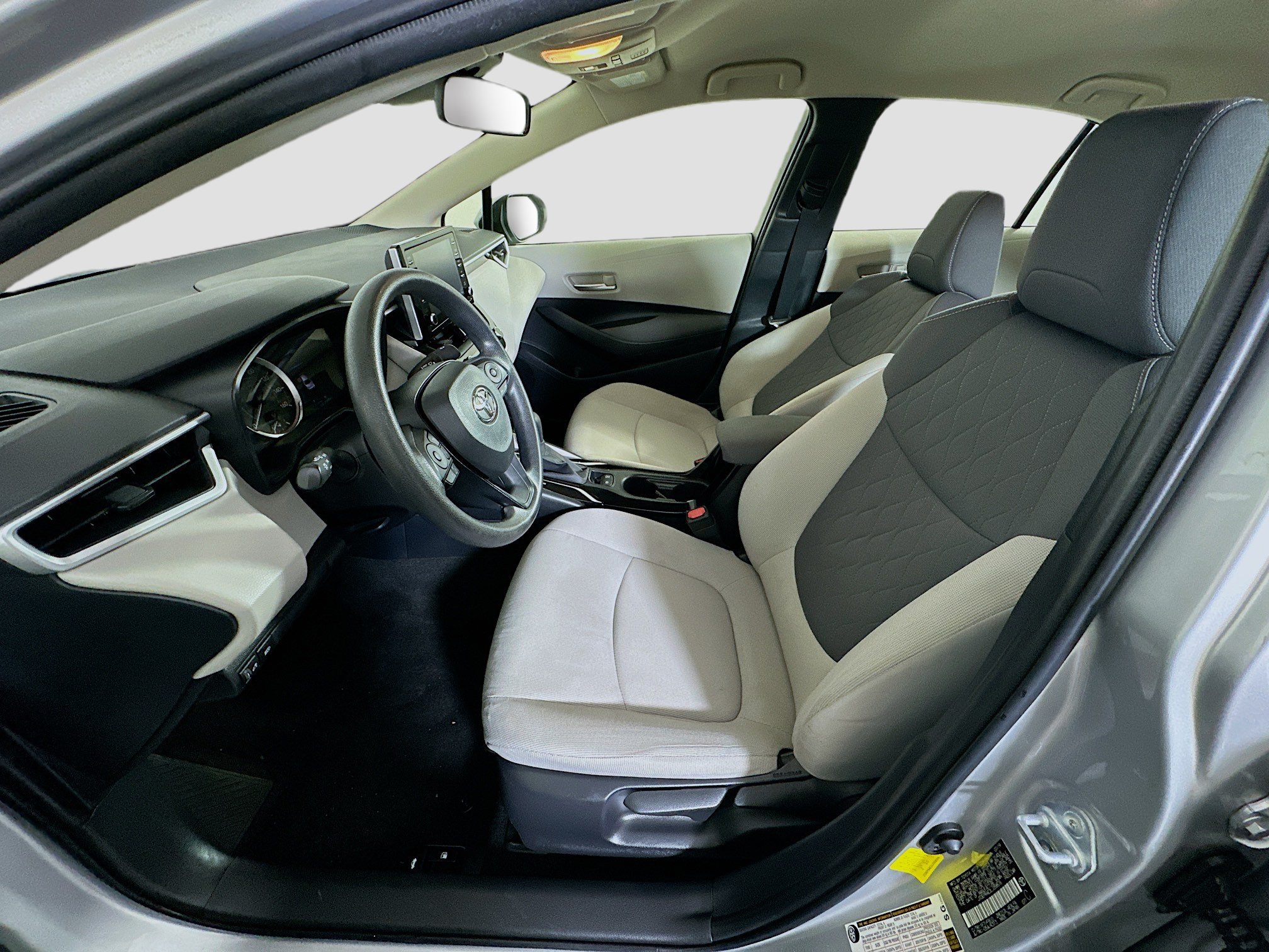 Used 2020 Toyota Corolla LE FWD image 13