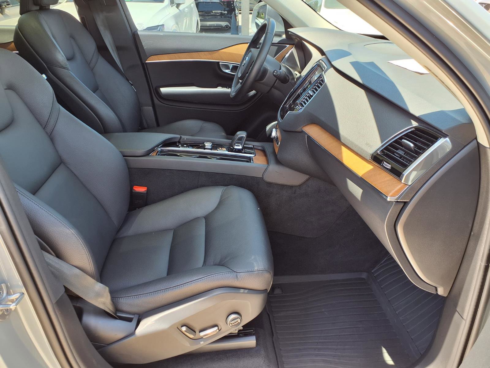 Certified 2024 Volvo XC90 B6 Plus image 11