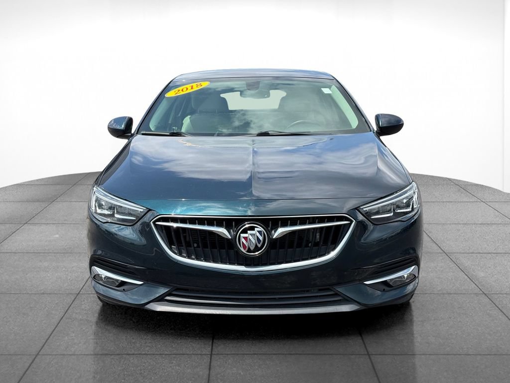 Used 2018 Buick Regal Preferred w/ Driver Confidence Package #1 FWD image 2